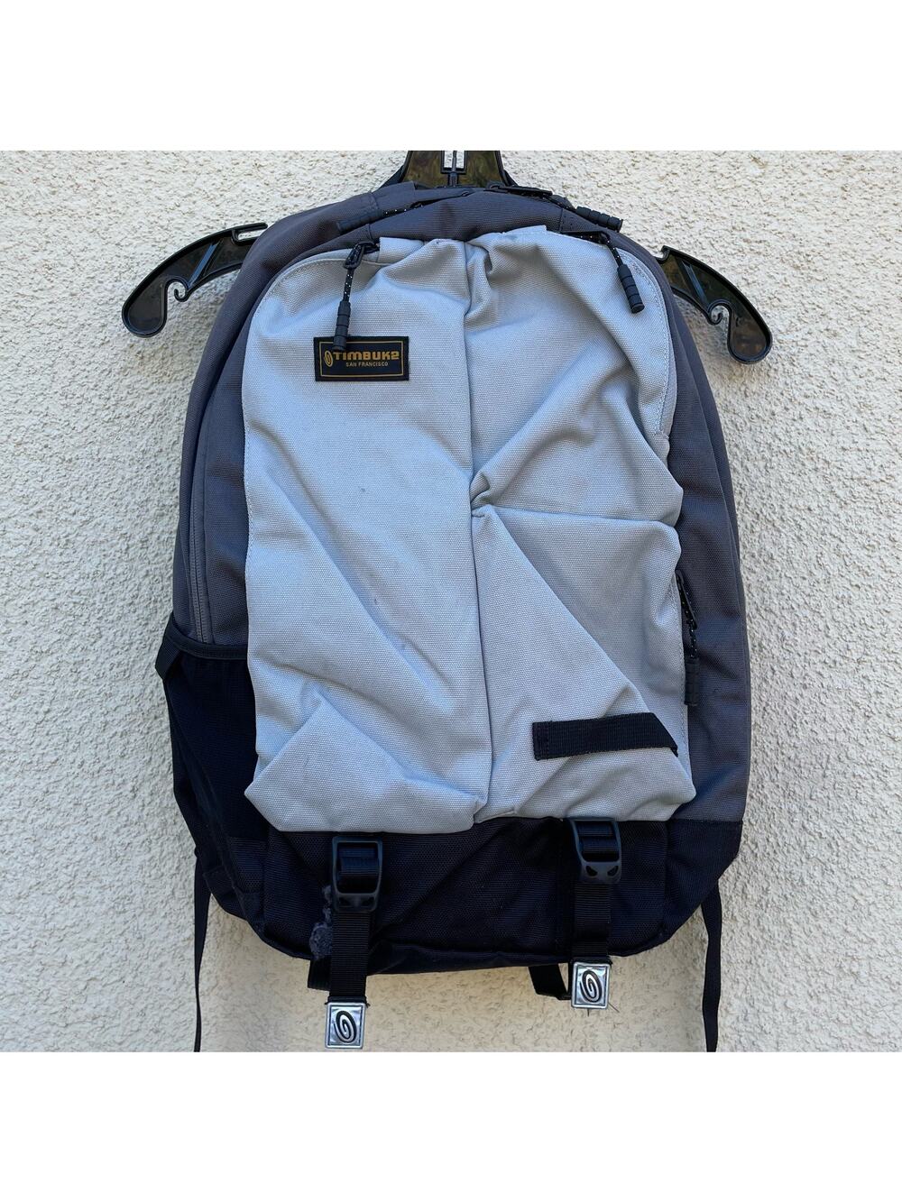 Timbuk2 Showdown Backpack Grey Black Laptop Sleeve